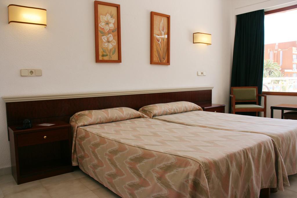 Hotel La Nina Cala Millor  Rum bild